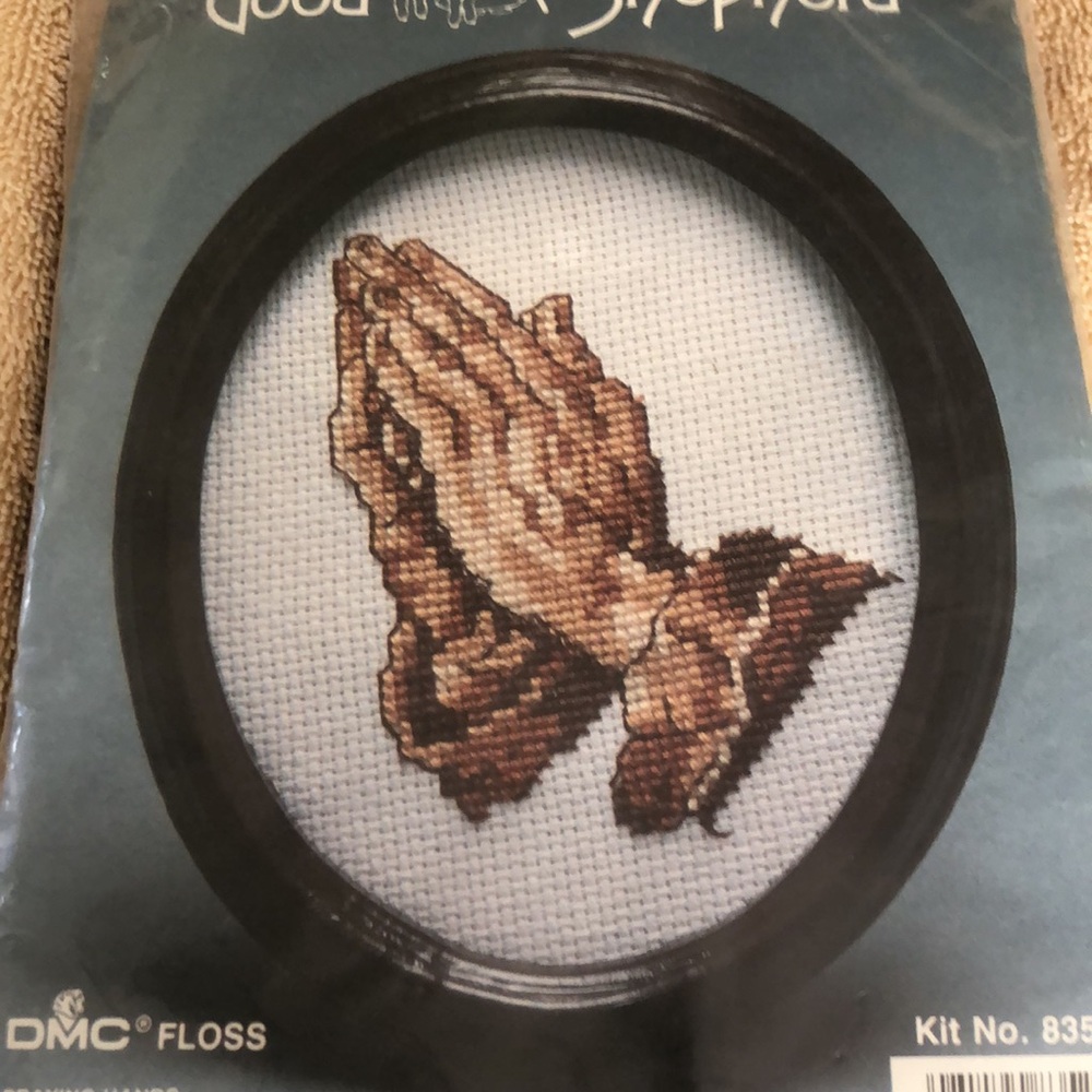 NIP PRAYING HANDS Good Shepherd Cross Stitch Kit #83521 VINTAGE 1984